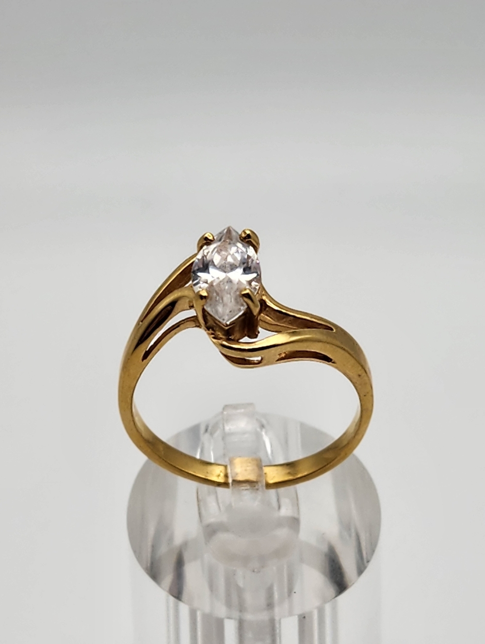 Vintage Chateau D'Argent Gold Tone Marquise Cut Cubic Zirconia Ring (11) - Picture 2 of 8